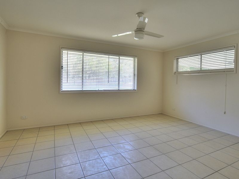 13 Helmet Court, Hillcrest QLD 4118