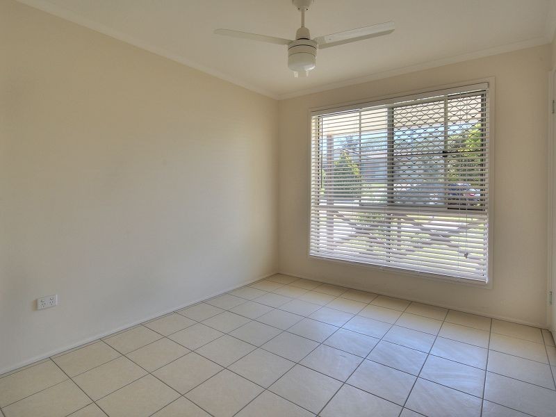 13 Helmet Court, Hillcrest QLD 4118