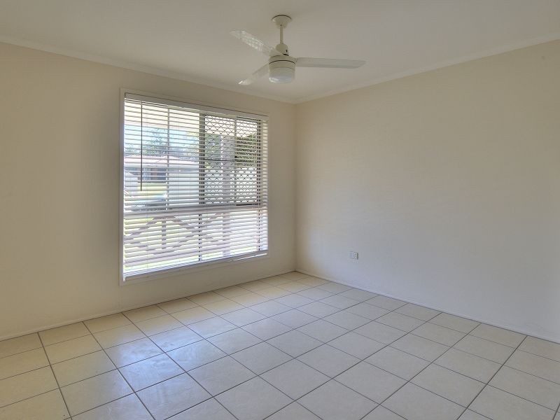 13 Helmet Court, Hillcrest QLD 4118