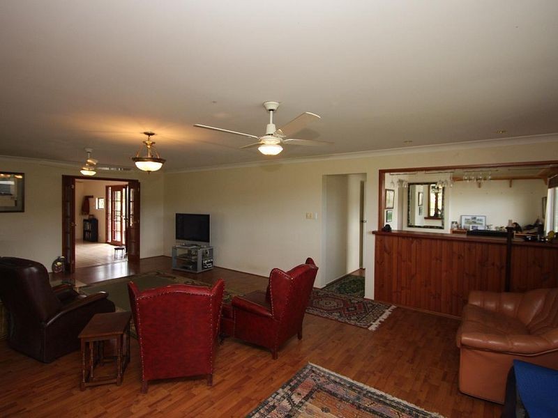 77 Dundee Road, North Maclean QLD 4280