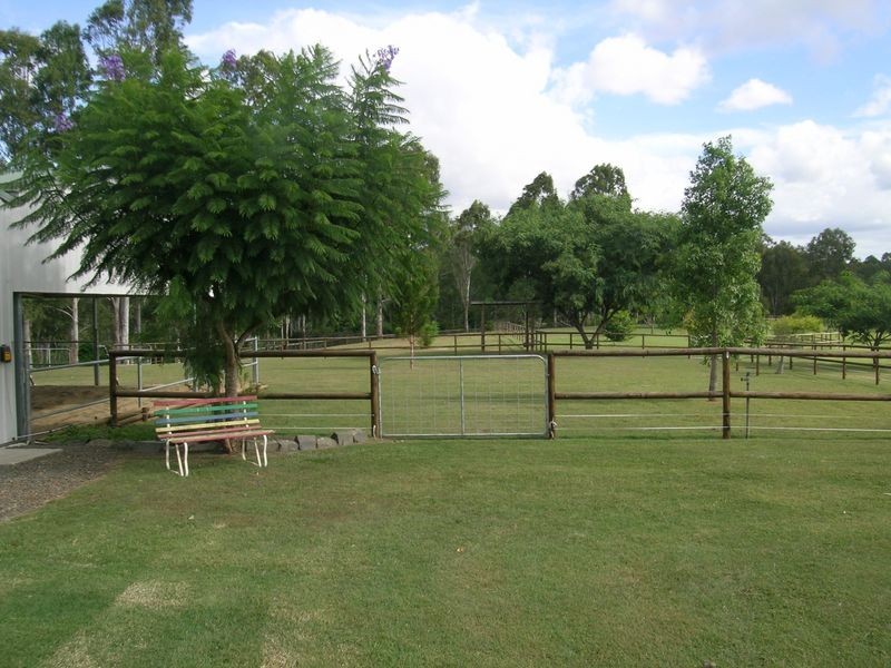 77 Dundee Road, North Maclean QLD 4280