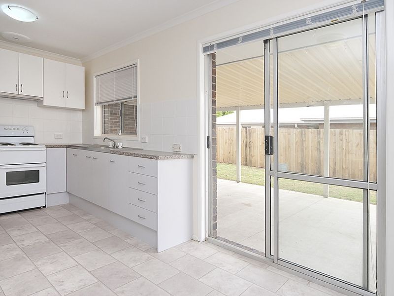 24 Regency Drive, Regents Park QLD 4118