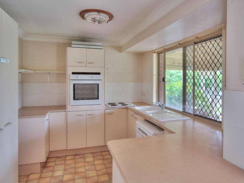 18 Aronia Court, Regents Park QLD 4118