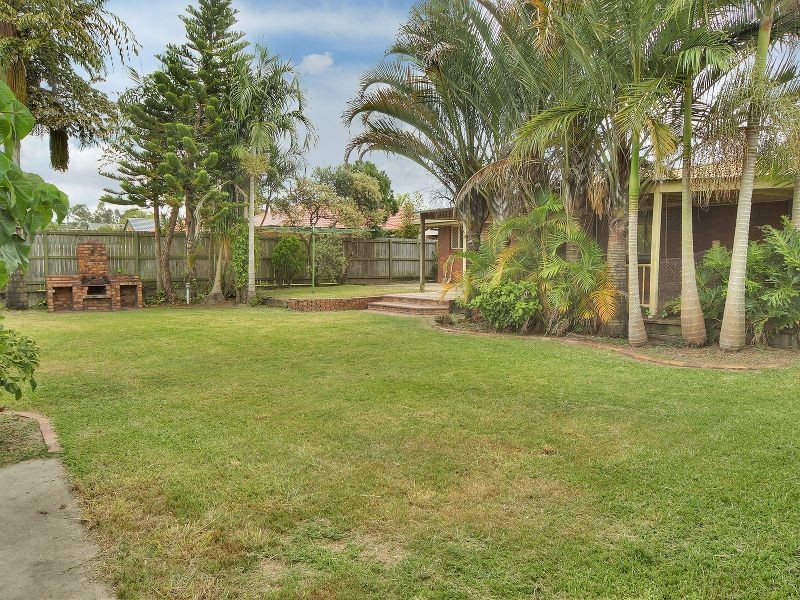 18 Aronia Court, Regents Park QLD 4118