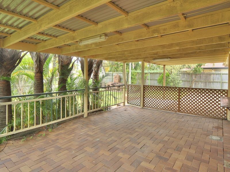 18 Aronia Court, Regents Park QLD 4118