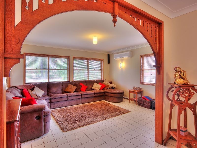 17 Regent Court, Munruben QLD 4125