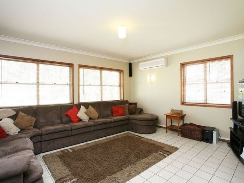 17 Regent Court, Munruben QLD 4125