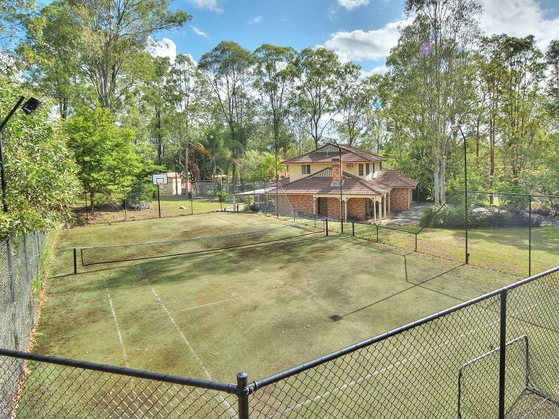 17 Regent Court, Munruben QLD 4125