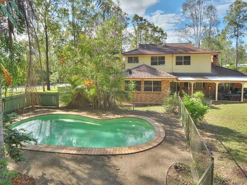 17 Regent Court, Munruben QLD 4125