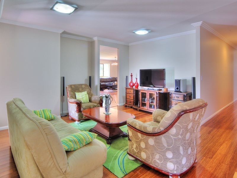 5-17 Natasha Court, Greenbank QLD 4124