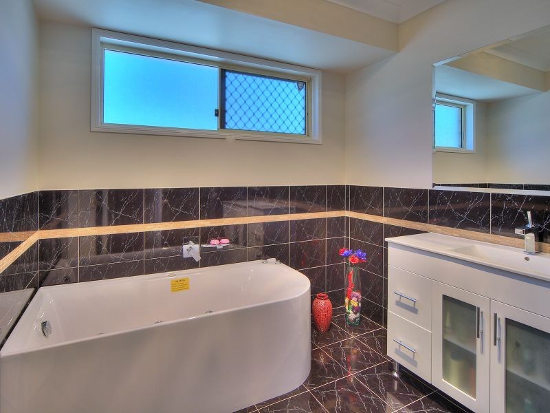5-17 Natasha Court, Greenbank QLD 4124