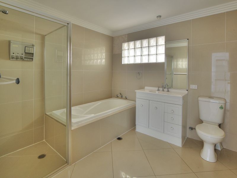 50 Limerick Drive, Crestmead QLD 4132