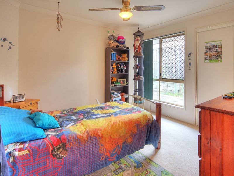 16 Lewis Place, Calamvale QLD 4116