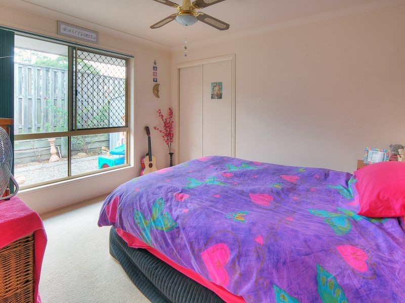 16 Lewis Place, Calamvale QLD 4116