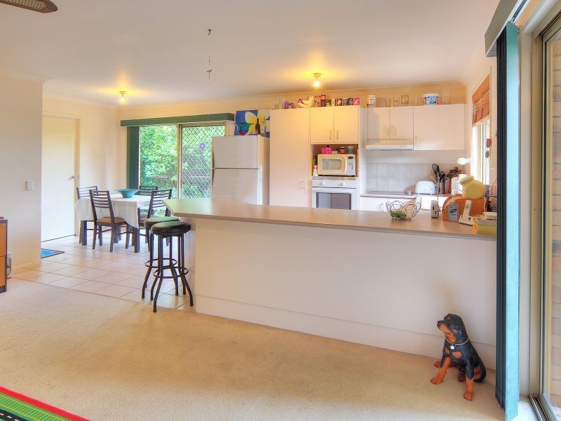 16 Lewis Place, Calamvale QLD 4116