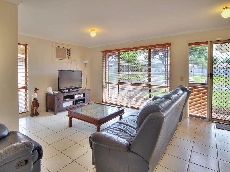 48 Bottlebrush Drive, Regents Park QLD 4118