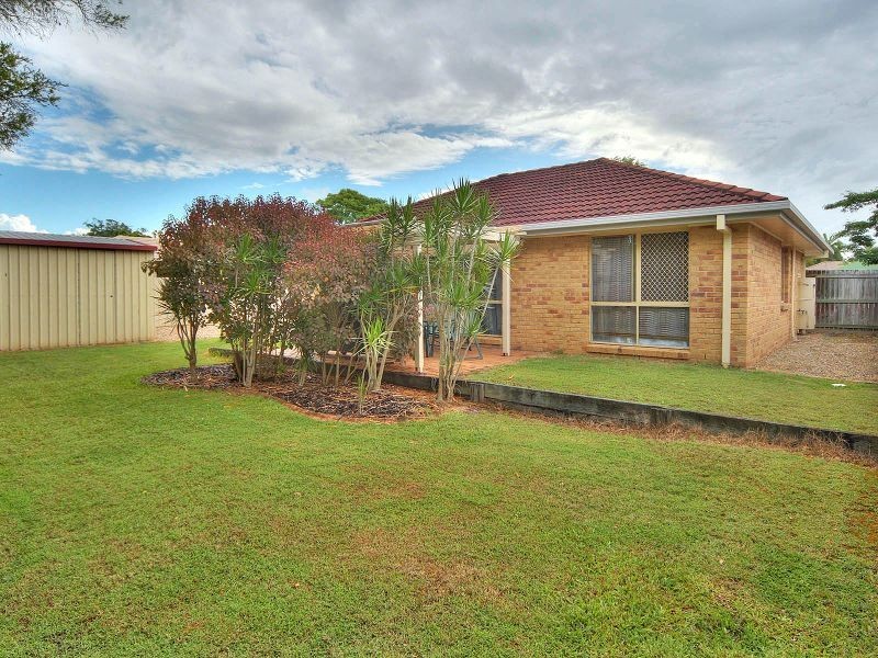 48 Bottlebrush Drive, Regents Park QLD 4118