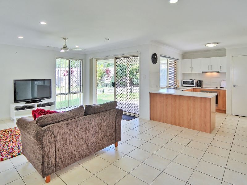 6 Blessing Place, Boronia Heights QLD 4124