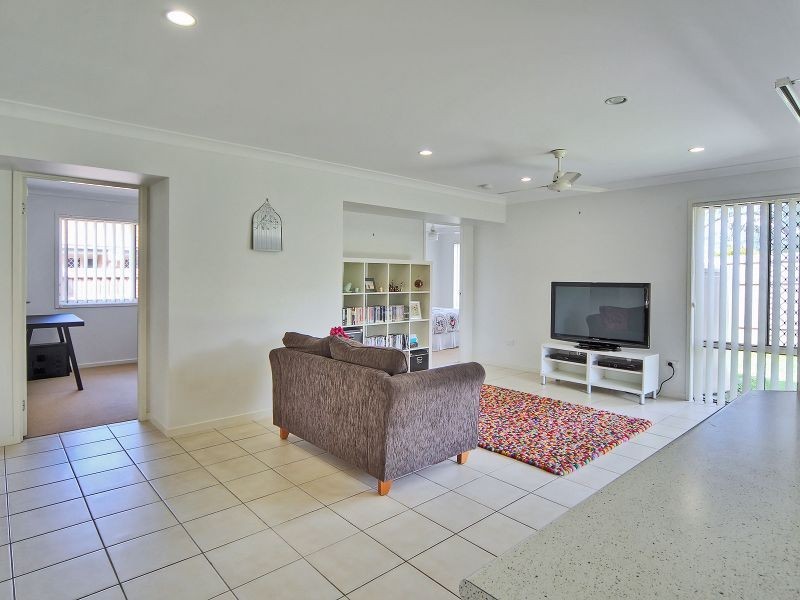 6 Blessing Place, Boronia Heights QLD 4124