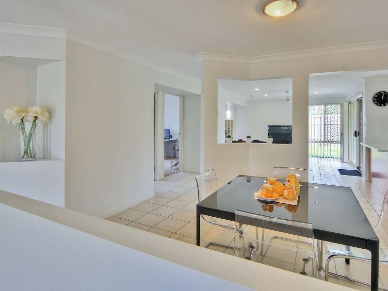 6 Blessing Place, Boronia Heights QLD 4124