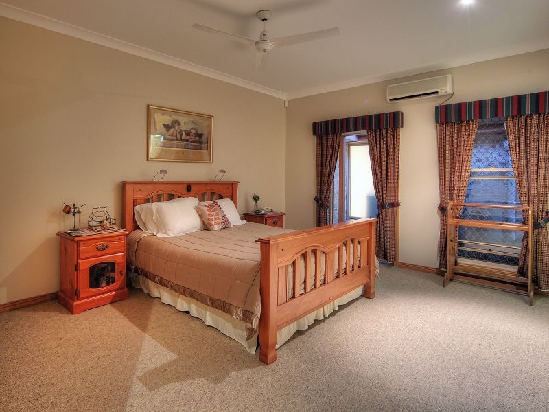 2 Tigercat Court, Greenbank QLD 4124