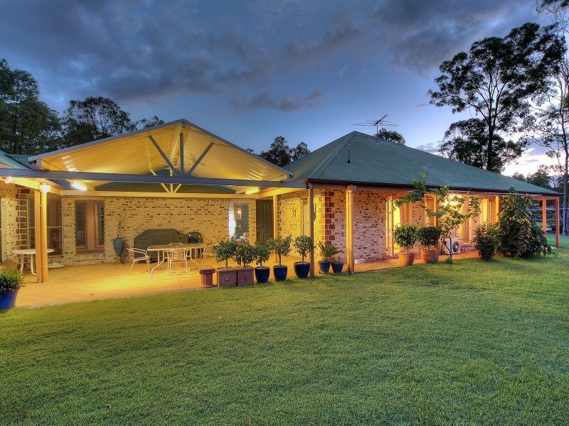 2 Tigercat Court, Greenbank QLD 4124