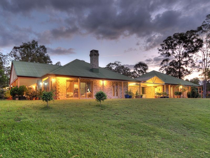 2 Tigercat Court, Greenbank QLD 4124