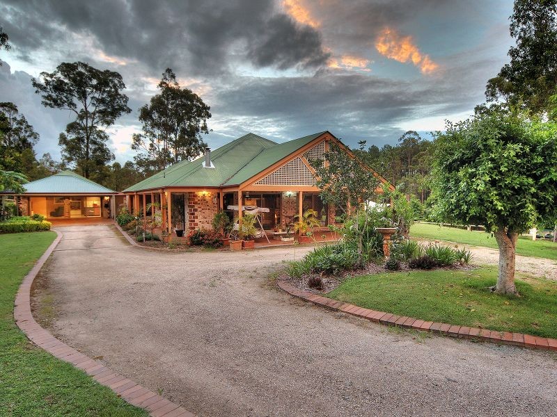 2 Tigercat Court, Greenbank QLD 4124