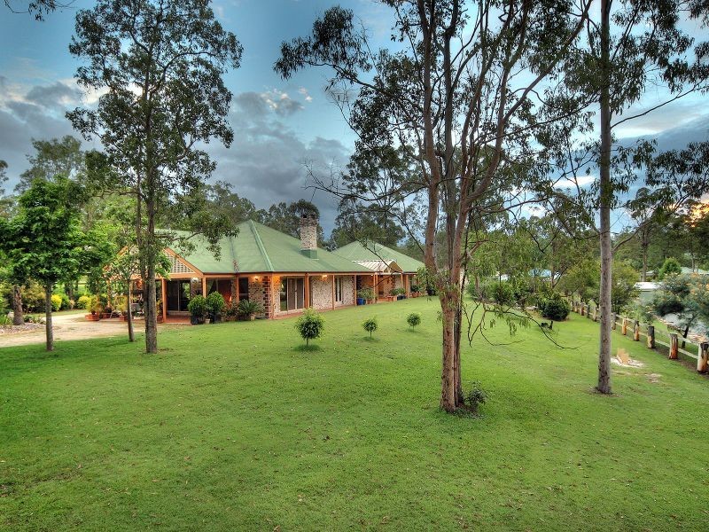 2 Tigercat Court, Greenbank QLD 4124