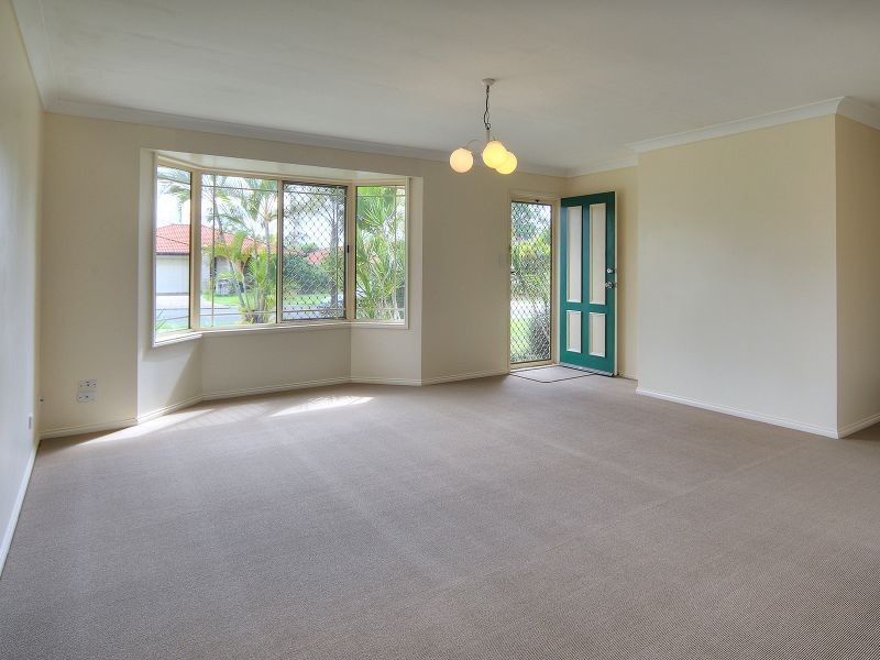11 Haldham Crescent, Regents Park QLD 4118