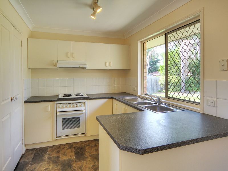 11 Haldham Crescent, Regents Park QLD 4118