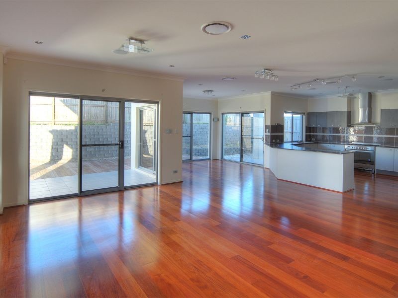 15 Snowbell Close, Stretton QLD 4116