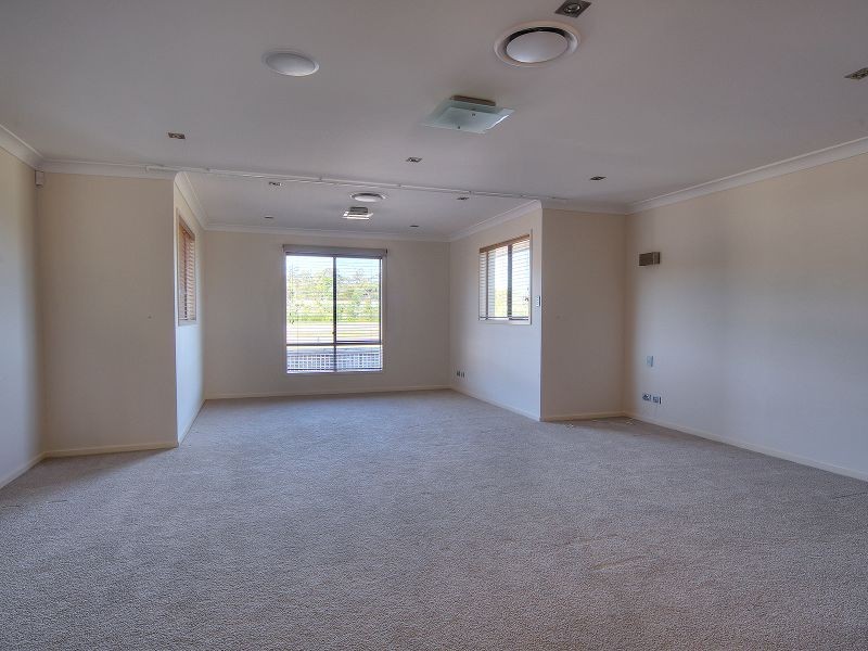 15 Snowbell Close, Stretton QLD 4116