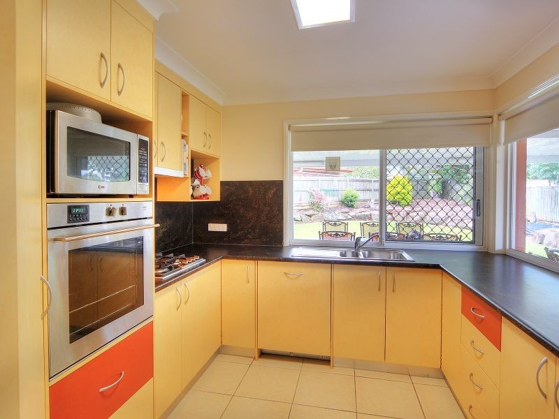 14 Winslow Court, Hillcrest QLD 4118