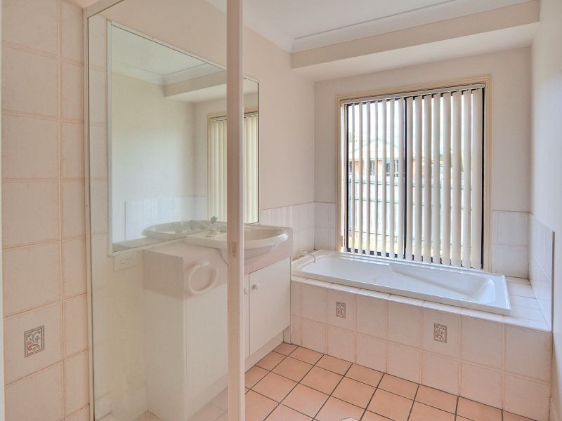 95 Redgum Drive, Regents Park QLD 4118
