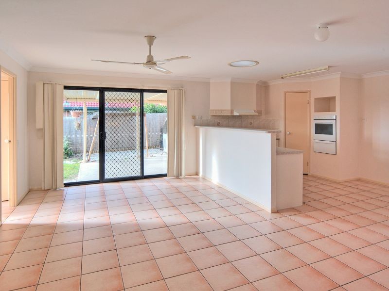 95 Redgum Drive, Regents Park QLD 4118