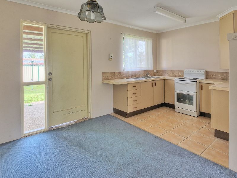 105 Waratah Drive, Crestmead QLD 4132