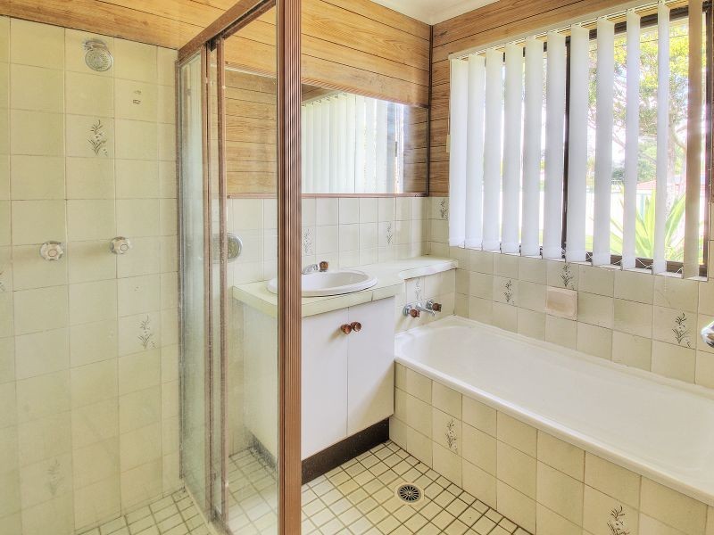 105 Waratah Drive, Crestmead QLD 4132