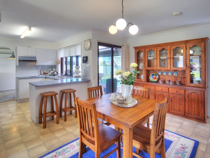 17 Newburn Street, Hillcrest QLD 4118
