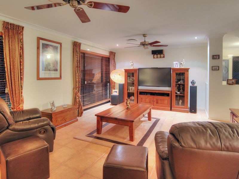 4 Conway Court, Munruben QLD 4125