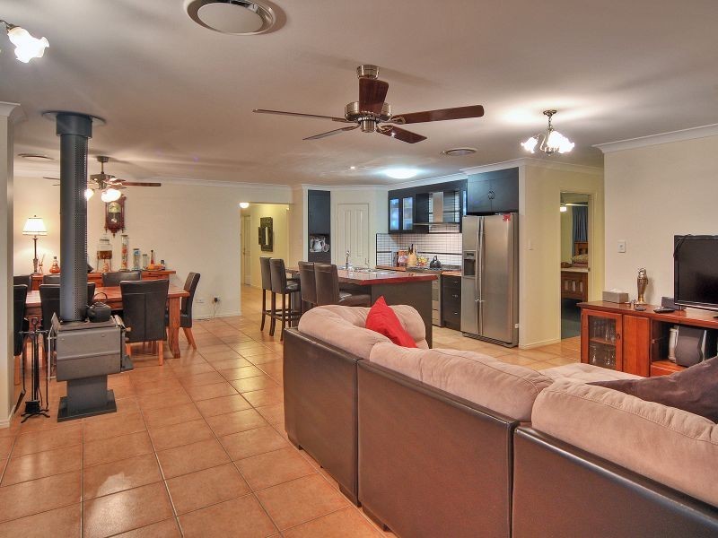 4 Conway Court, Munruben QLD 4125