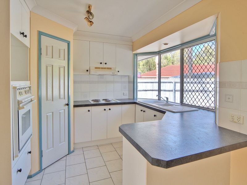 7 Calluna Court, Regents Park QLD 4118