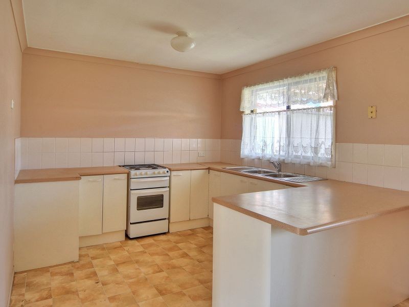 2 Lyndon Court, Boronia Heights QLD 4124