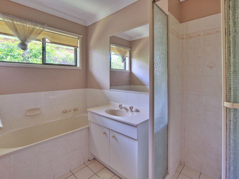 2 Lyndon Court, Boronia Heights QLD 4124