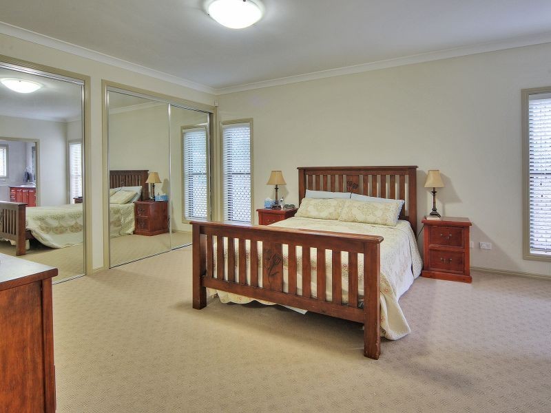 6 Primula Drive, Regents Park QLD 4118