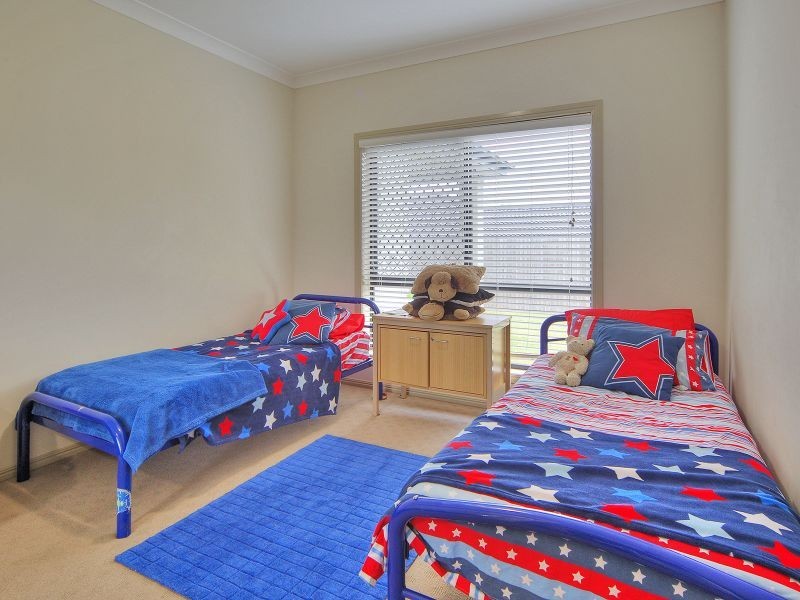 6 Primula Drive, Regents Park QLD 4118