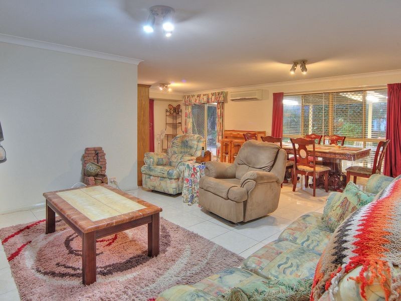 130 Emerald Drive, Regents Park QLD 4118