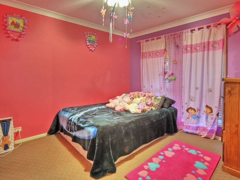 130 Emerald Drive, Regents Park QLD 4118