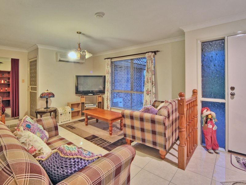 130 Emerald Drive, Regents Park QLD 4118