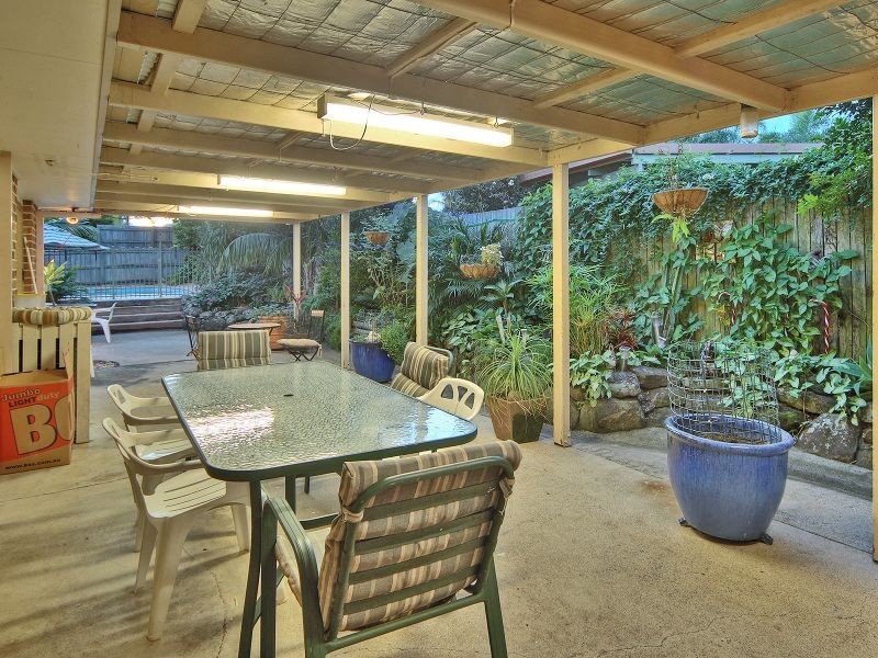 130 Emerald Drive, Regents Park QLD 4118